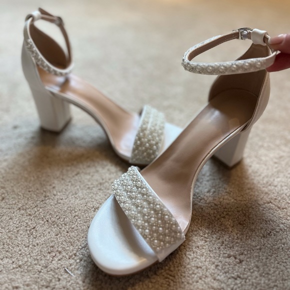 3” White pearl wedding heels - Picture 2 of 4